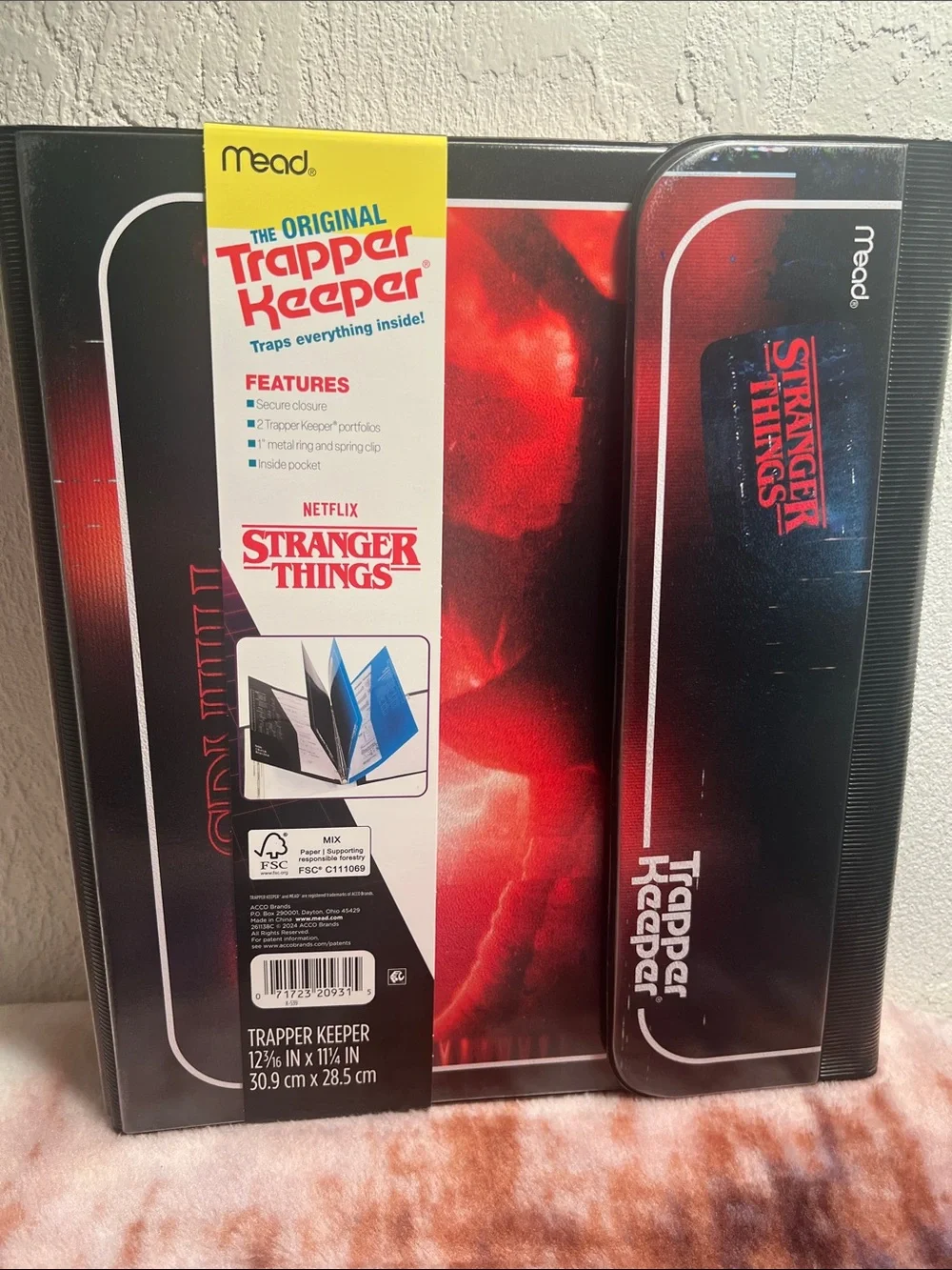 #2786*Mead x Stranger Things Trapper Keeper - Black & Red. Back To School Sale